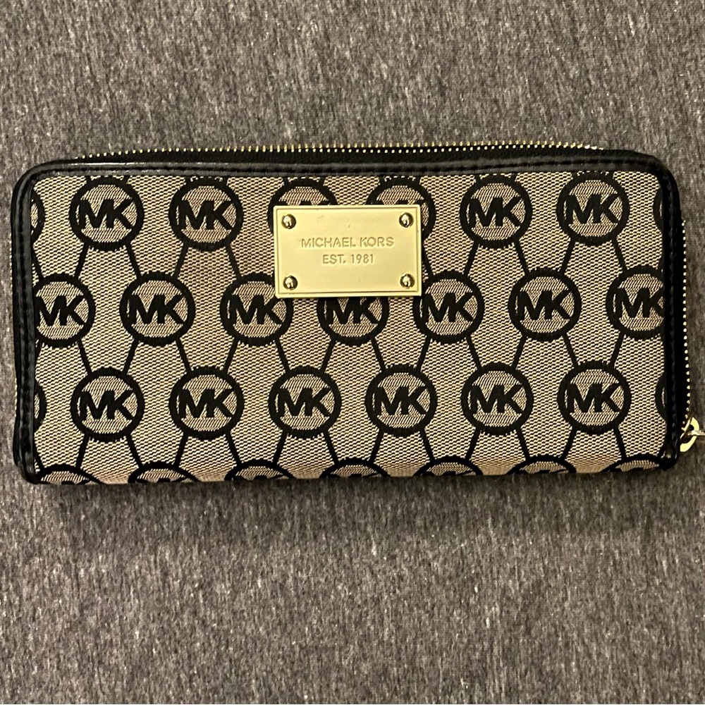 Michael Kors Black and Cream Logo Wallet